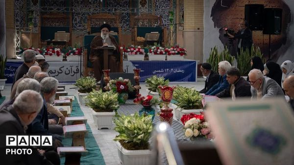 محفل انس با قرآن کریم در آخرین روز نمایشگاه قرآن در مصلی کرج