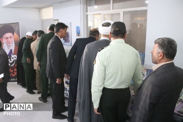 افتتاح نمایشگاه دستاوردهای فرهنگی، هنری و ورزشی فرهنگیان در مهریز 