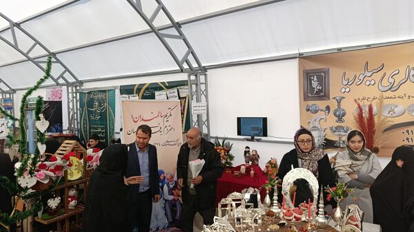 نمایشگاه یلدا در سایه‌سار چنار کهن لاهیجان تبریز گشایش یافت