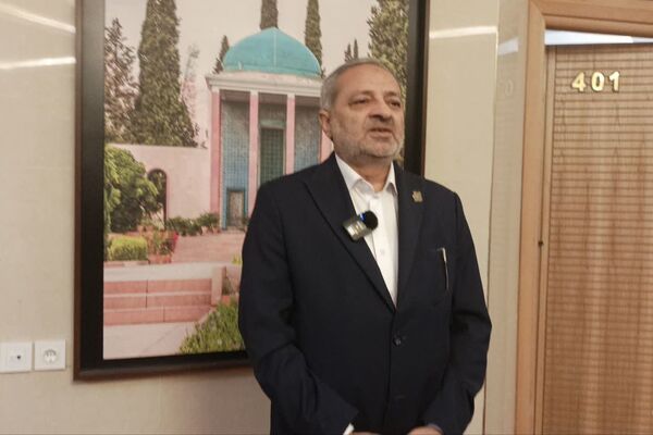 دیدار وزیر آموزش‌وپرورش با نماینده تشکل‌های دانش‌آموزی استان فارس