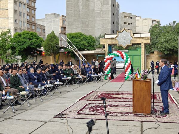 زنگ «سپاس معلم» در کرمانشاه 
