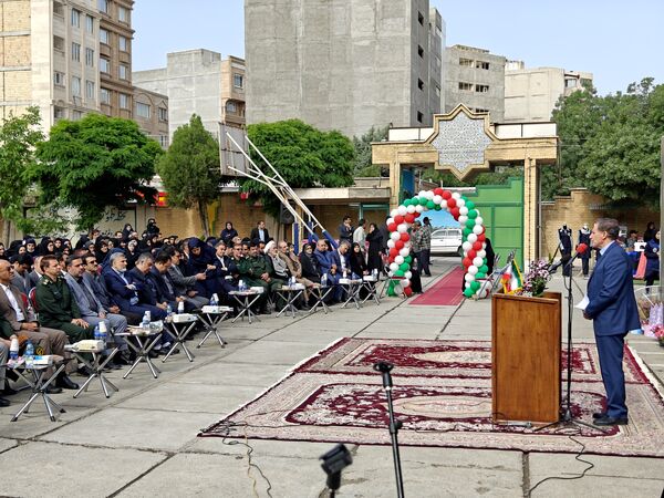 زنگ «سپاس معلم» در کرمانشاه 