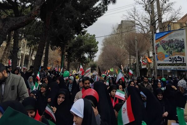 حضور گسترده مردم شهرستان شهید پرور شهرستان شهریار در راهپیمایی ۲۲ بهمن