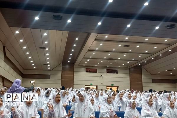 جشن تکلیف دانش‌آموزان دختر مدرسه دکتر علی شریعتی شهریار