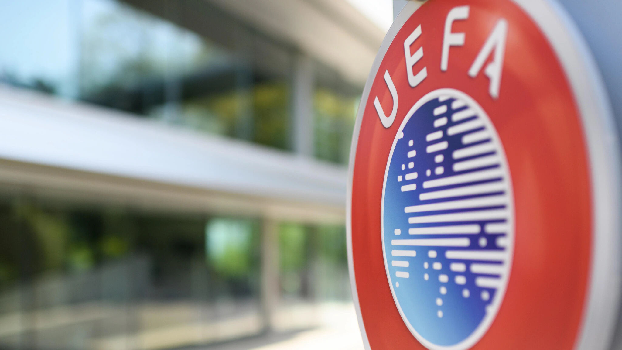 UEFA زیر بار قانون جدید FIFA نرفت
