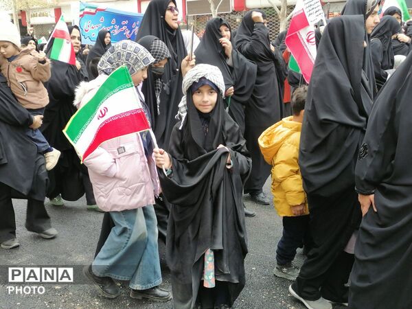 راهپیمایی نوجوانان و کودکان در روز قدس در شهرستان خلیل آباد