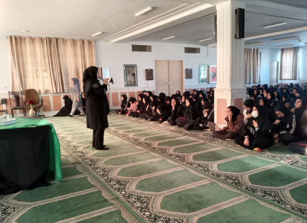 مراسم سوگواری شهادت بانوی دو عالم در دبیرستان میعاد قم