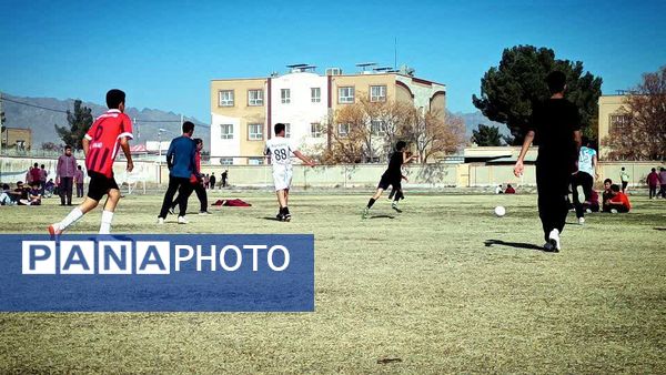 مسابقات فینال لیگ فوتبال درون مدرسه ای دبیرستان میثاق 