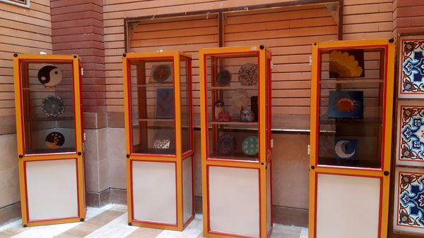 بازدید امام جمعه ملارد از نمایشگاه مشاغل هنرستان فنی و حرفه‌ای طوبی به مناسبت هفته سلامت و هفته معرفی مشاغل