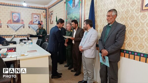 آیین تجلیل از برگزیدگان بسیج دانش آموزی شهدای عشایر در دهه امامت و ولایت 