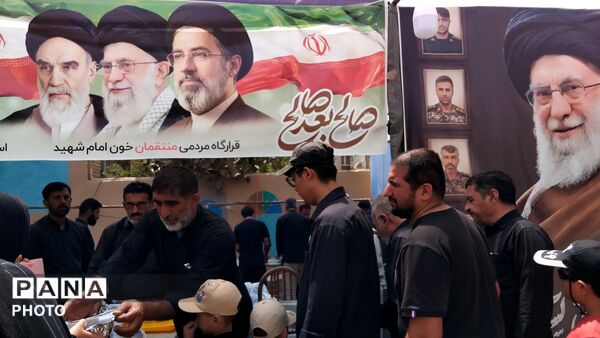 نسیم عشق در قم؛ میزبانی موکب ها از پیروان انقلاب