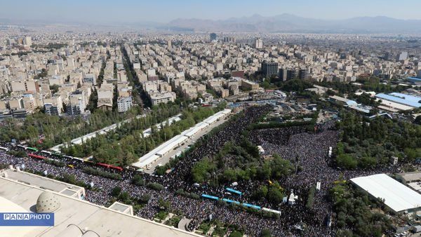 نماز جمعه تهران به امامت مقام معظم رهبری