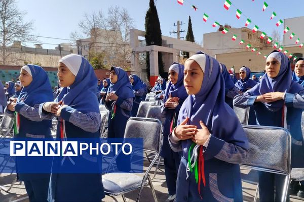 آیین نواختن گلبانگ انقلاب اسلامی با حضور استاندار فارس
