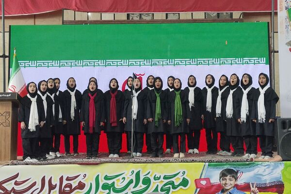 حضور پرشور دختران و پسران شهریار در روز استکبار ستیزی