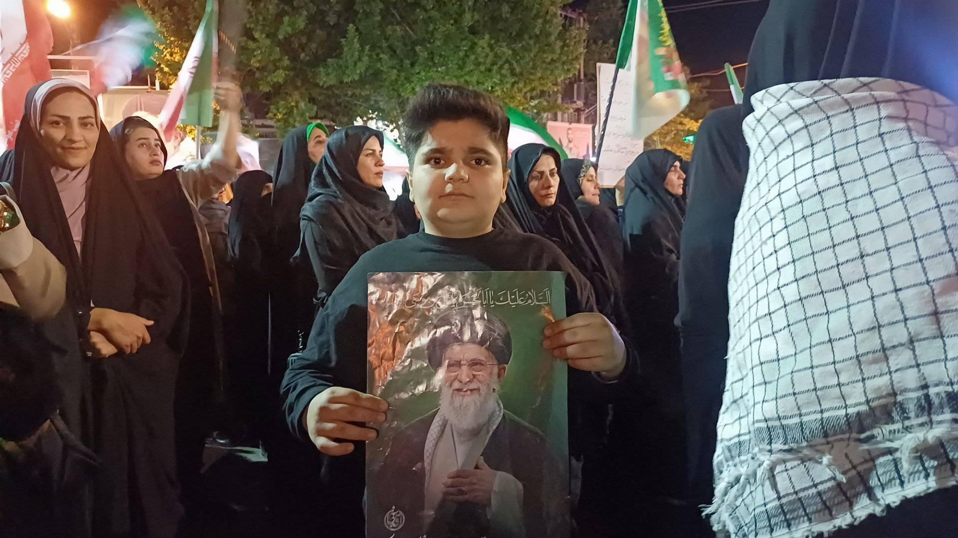 حضور پرصلابت مردم کوهدشت در اجتماع شبانه جلوه‌ای از همبستگی و بصیرت