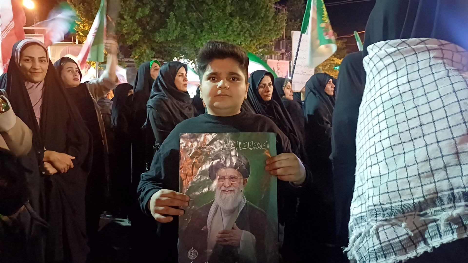 حضور پرصلابت مردم کوهدشت در اجتماع شبانه جلوه‌ای از همبستگی و بصیرت