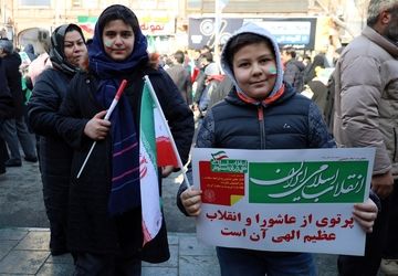 راهپیمایی 22 بهمن در شهرستان تکاب