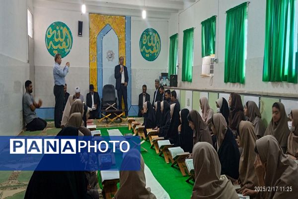 محفل نورانی انس با قرآن‌کریم با حضور قاریان برجسته استانی