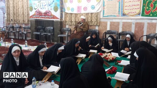 هنر دانش‌آموزان بر سفره افطار مسجد 