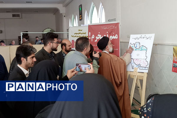 جمعه‌ای به رنگ ایمان؛ مسجد جامع لبریز از عطوفت و معنویت