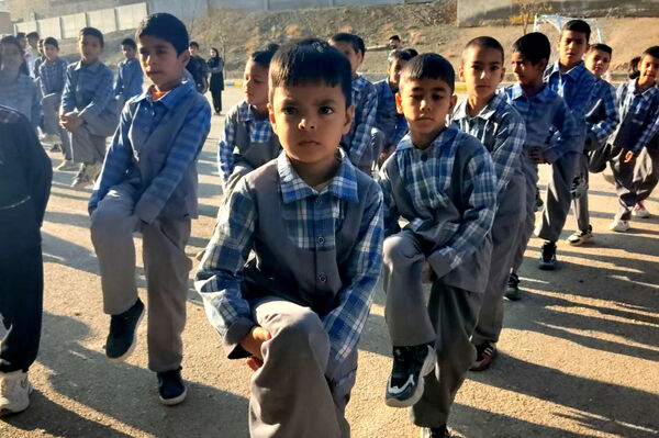 مراسم صبحگاهی دبستان شهید رحمت الله قلعه یزدانی و آموزشگاه آیت الله اراکی