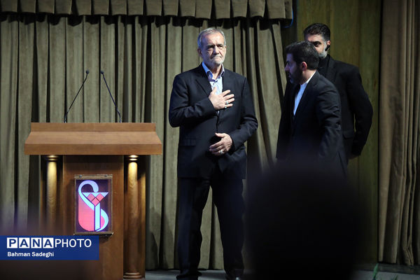 مراسم روز پزشک با حضور رئیس جمهوری