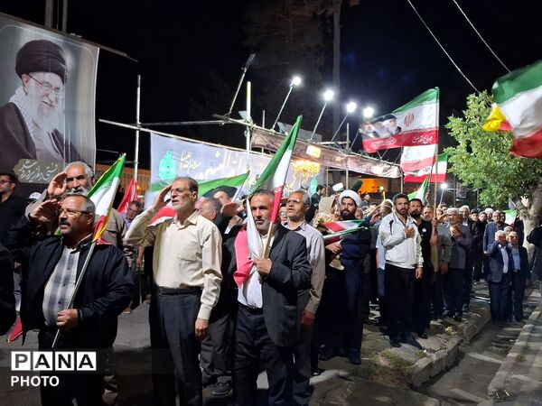 کاشمری ها با احترام نظامی به استقبال سرود جمهوری اسلامی رفتند 