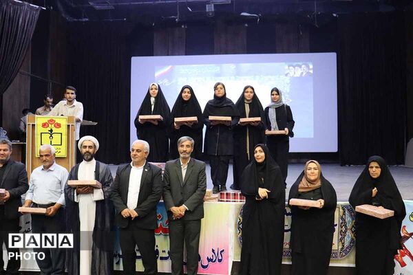 تابستانِ پربارِ دانش‌آموزان گرمه‌ای با تجلیل از ۲۲۰ برگزیده به پایان رسید

