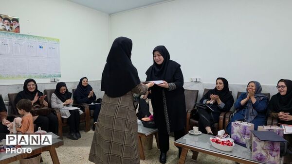 دبیرستان فاطمه‌الزهرا میزبان آیین خاطره‌سازان