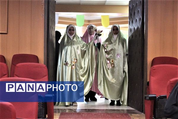 آیین افتتاحیه دوره تربیت مربی کاردان سازمان دانش‌آموزی استان قم