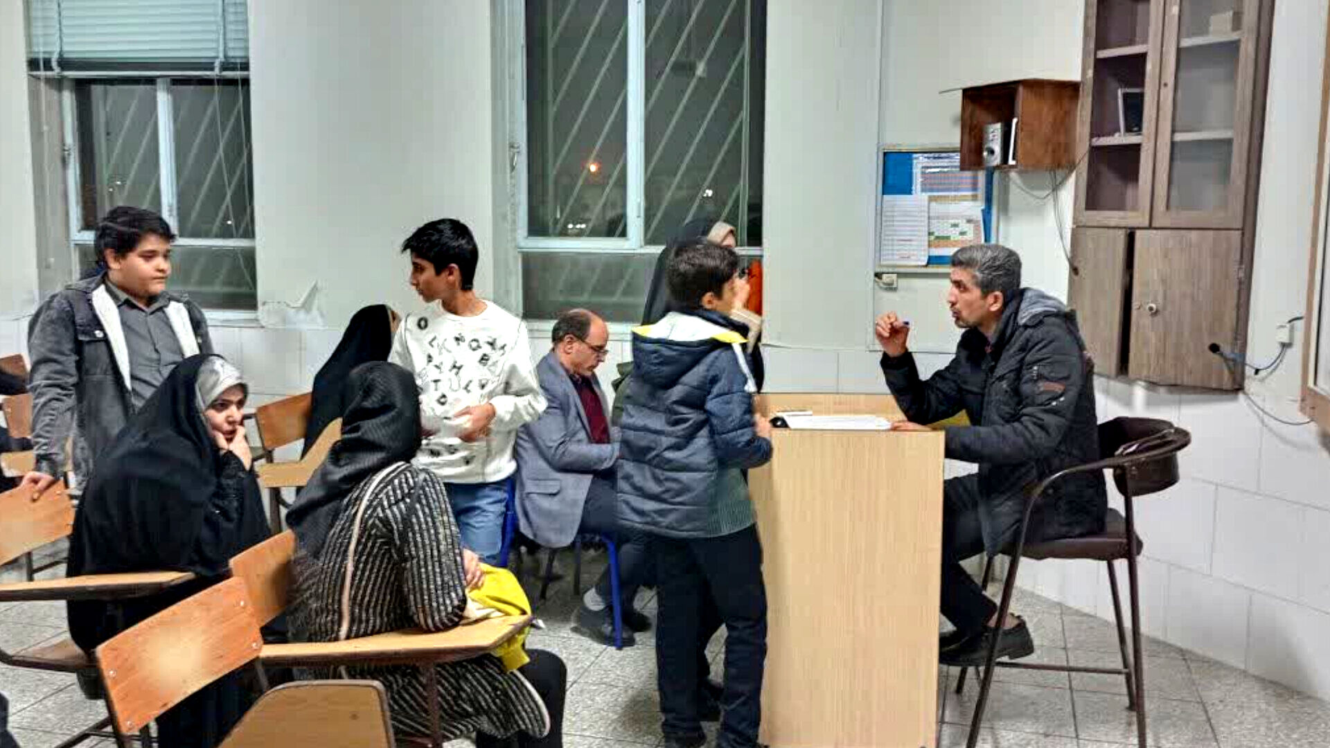 اخلاق و انضباط دانش آموزان در کلاس مهم تر از وضع تحصیلی آنها است