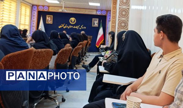 نشست خبری منصور امینی مسئول سازمان سراج کشور با جمعی از خبرنگاران