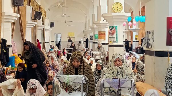بازدید مسئولان از معتکفین دختر در محل مسجد جامعه شهرستان خلیل آباد