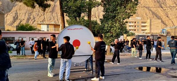  حضور پررنگ نوجوانان وجوانان در تاسوعای حسینی