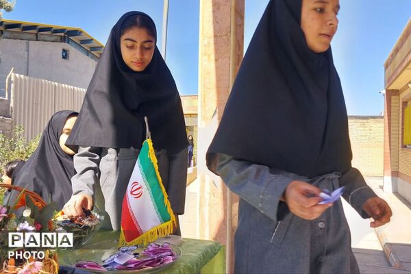 قاب‌های اولین روز مدرسه در دبیرستان حضرت مریم