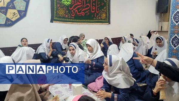 همدلی و معنویت در مراسم افطاری مدرسه حسین‌علی بابایی تهران