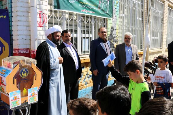 جشن عاطفه‌ها در مدرسه بزرگمهر مرند