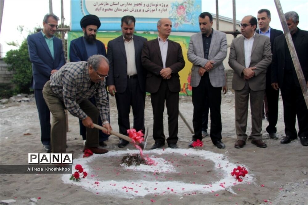کلنگ‌زنی مدرسه شهید شیرویه و افتتاحیه سالن ورزشی دبیرستان نیکان سرخ‌رود