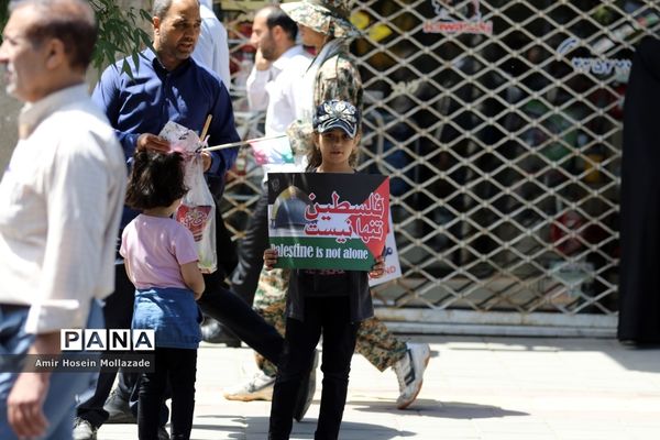 حضور کودکان در راهپیمایی روز قدس