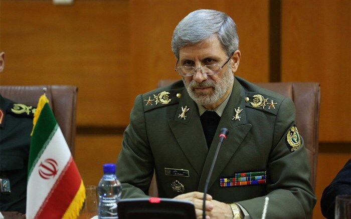 امیر حاتمی: وزارت دفاع می‌تواند نیاز خودروسازان را تأمین کند