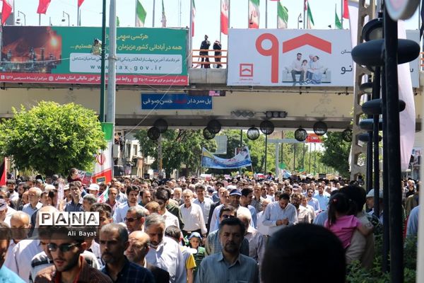 راهپیمایی مردم همدان در آخرین جمعه ماه رمضان