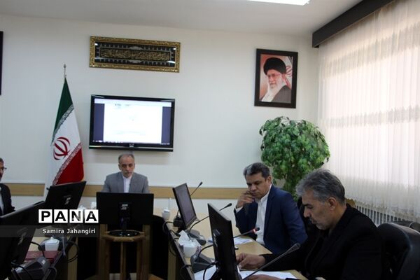دومین جلسه کارگروه طرح مدیریت ،ساماندهی ونظارت برلباس فرم دانش آموزان