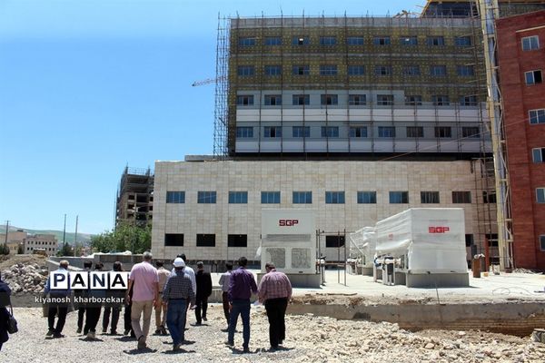 بازدید استاندار آذربایجان غربی از پروژه بیمارستان فوق تخصصی زنان ارومیه