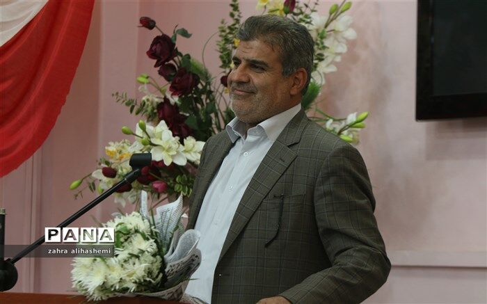 فولادوند: تراکم کلاس ها در ایجاد آسیب های اجتماعی موثر است