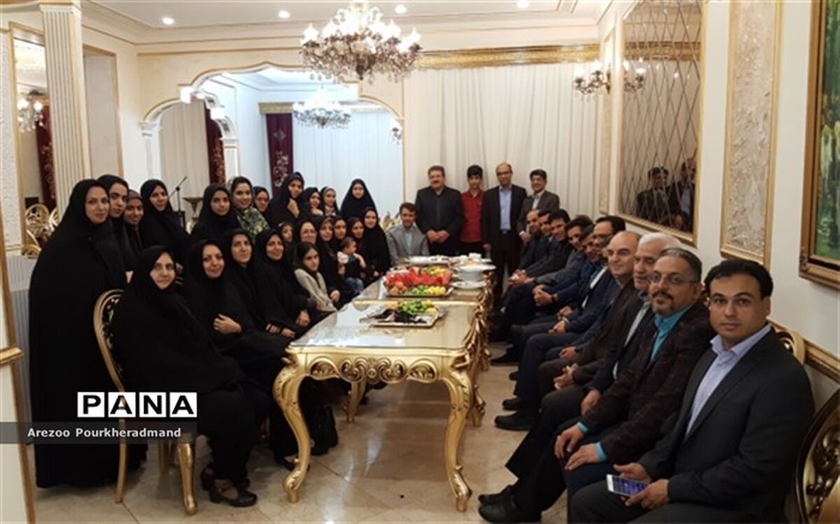 دورهمی مدیران مدارس سمپاد در یکی از شبهای ماه مبارک رمضان