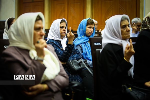 نیایش و ادای احترام  زرتشتیان در سی امین سالگرد ارتحال حضرت امام خمینی (ره)