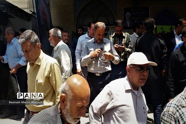 مراسم هفتمین روز درگذشت امام جمعه  شهرستان کازرون همراه با مراسم ارتحال امام خمینی (ره)