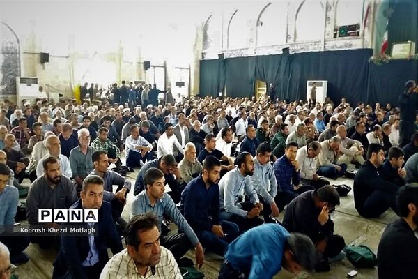 مراسم هفتمین روز درگذشت امام جمعه  شهرستان کازرون همراه با مراسم ارتحال امام خمینی (ره)