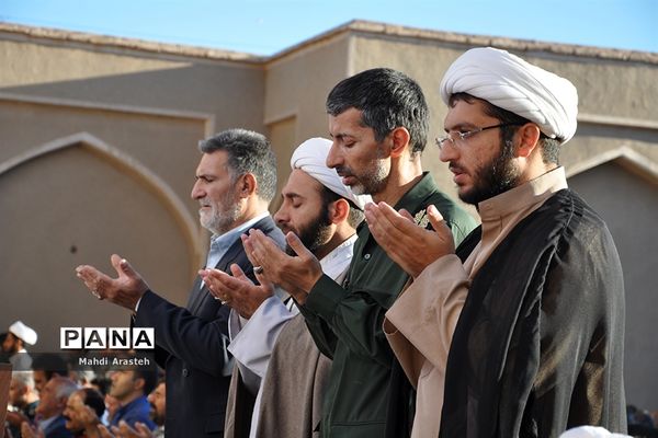 نماز عیدسعیدفطر درشهرستان خوسف خراسان جنوبی