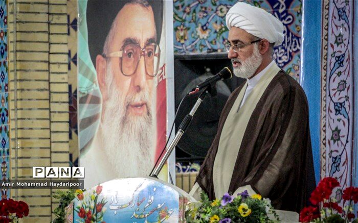 تلاش های جهادی درون مسئولان شکل بگیرد